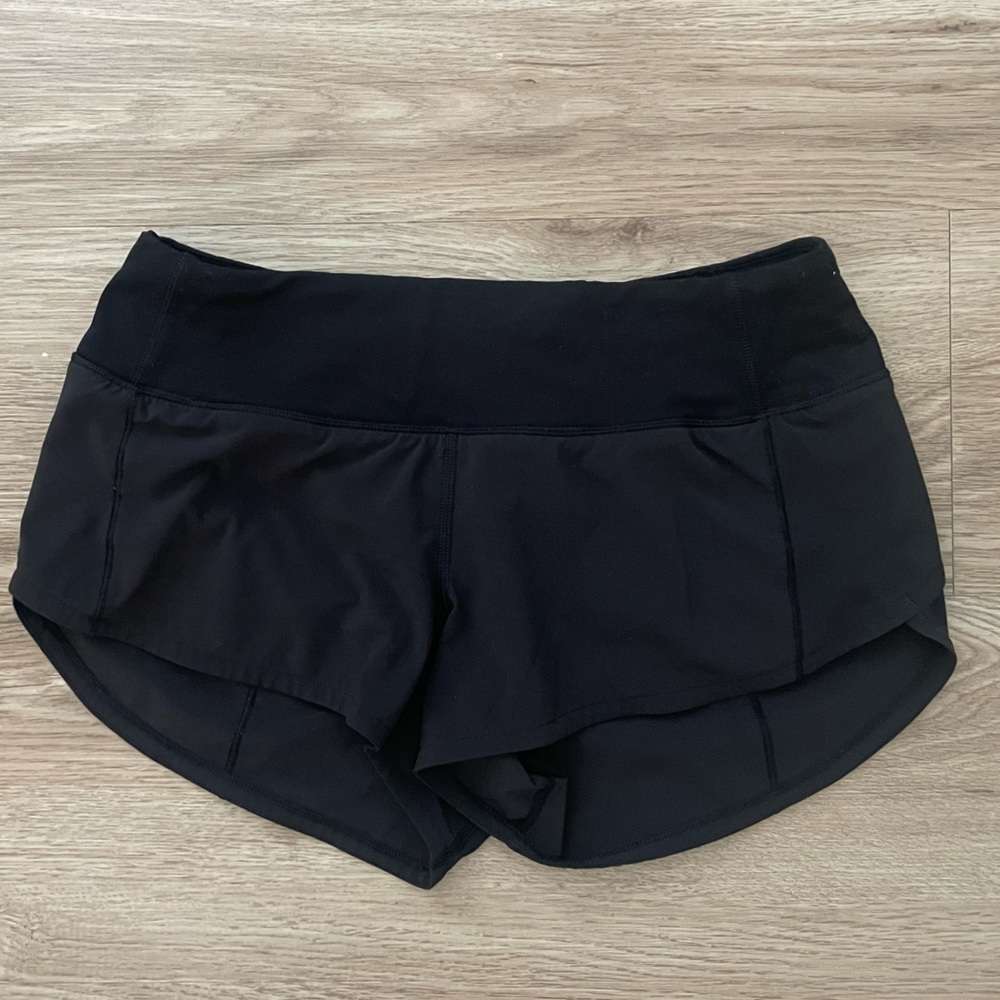 Low rise Lululemon speed up shorts size 2 (2.5 length)
